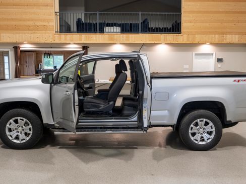 Used 2017 Chevrolet Colorado LT AWD/4WD image 20