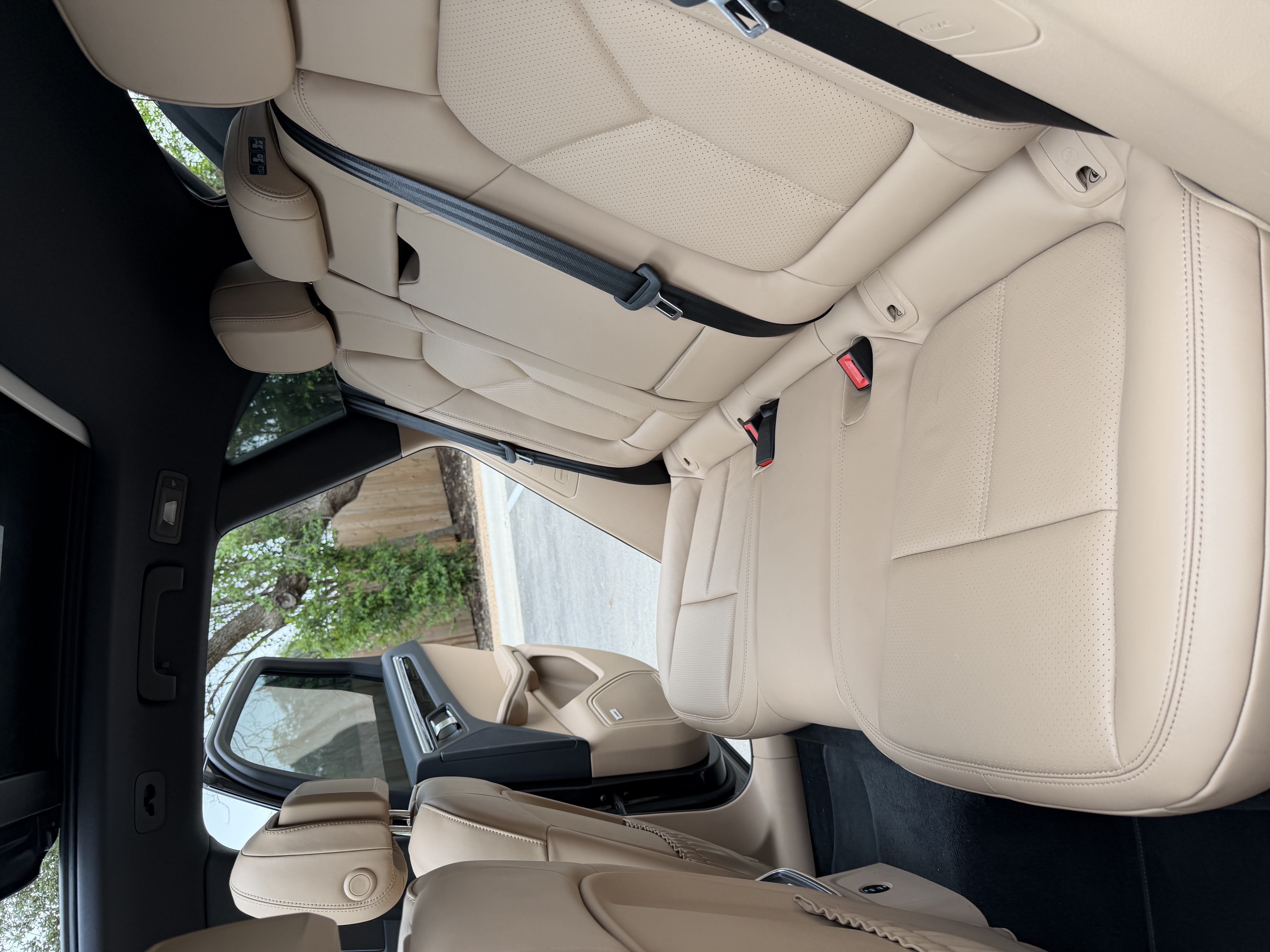 Used 2024 Porsche Macan AWD/4WD image 12
