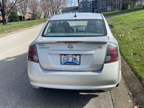 Used 2011 Nissan Sentra 2.0 SR w/ Convenience Pkg image 2