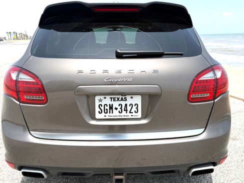Used 2013 Porsche Cayenne AWD/4WD image 5