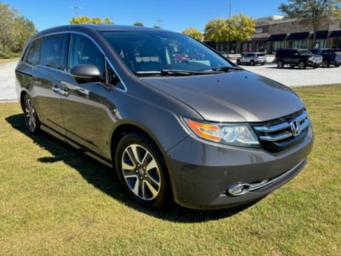 Used 2015 Honda Odyssey Touring image 2