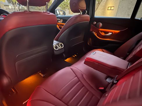 Used 2015 Mercedes-Benz C 300 Sedan image 4