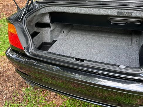 Used 2003 BMW 325Ci Convertible image 2