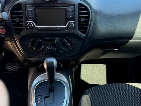 Used 2015 Nissan Juke S image 16