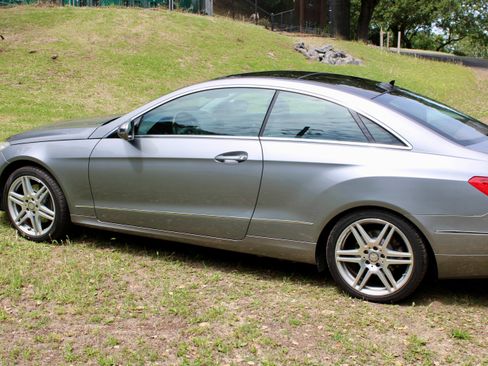 Used 2010 Mercedes-Benz E 350 Coupe image 2