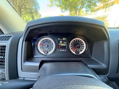 Used 2017 RAM 2500 Tradesman w/ Chrome Appearance Group image 8