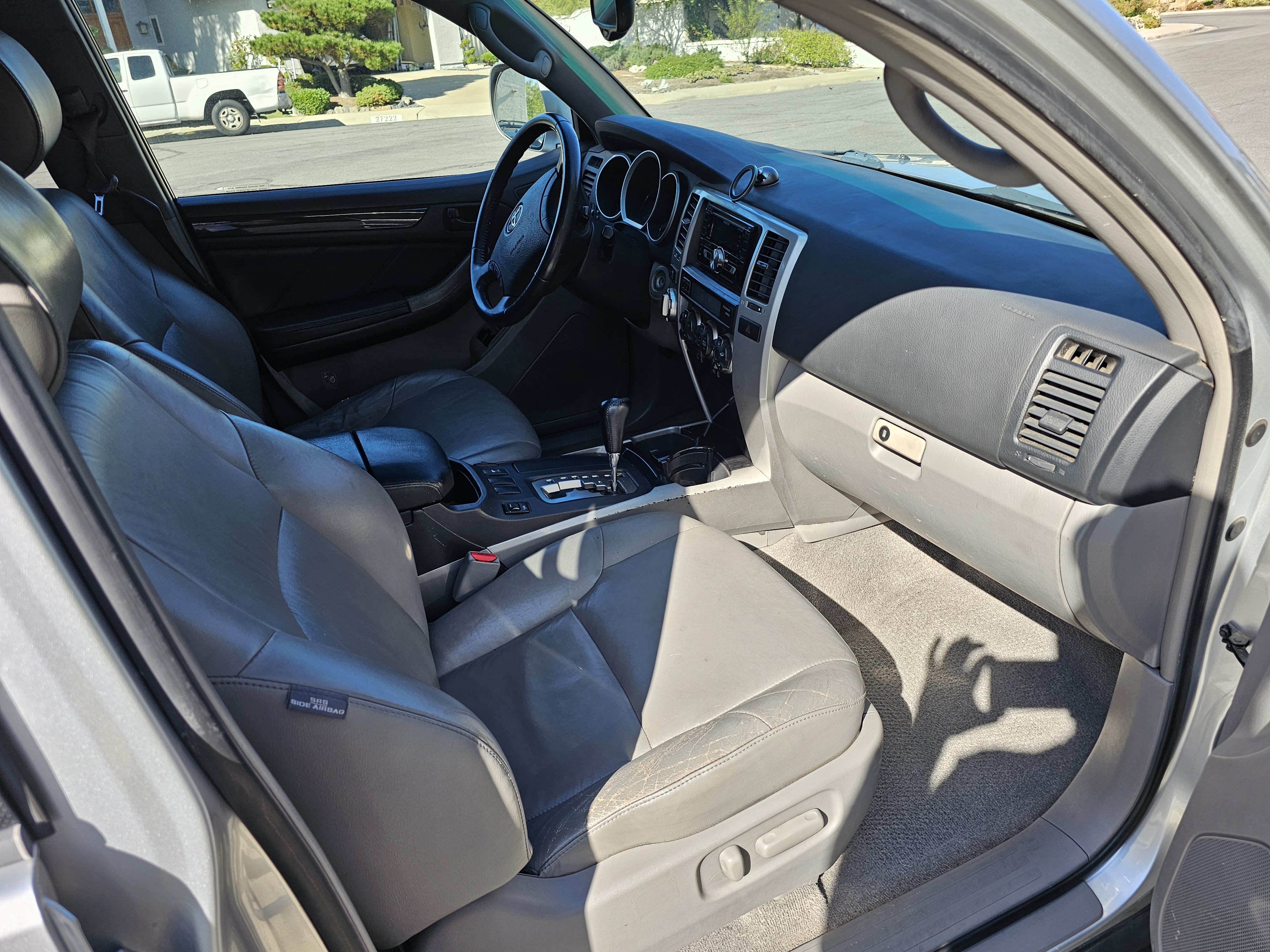 Used 2006 Toyota 4Runner Limited w/ Preferred Accessory Pkg AWD/4WD image 4
