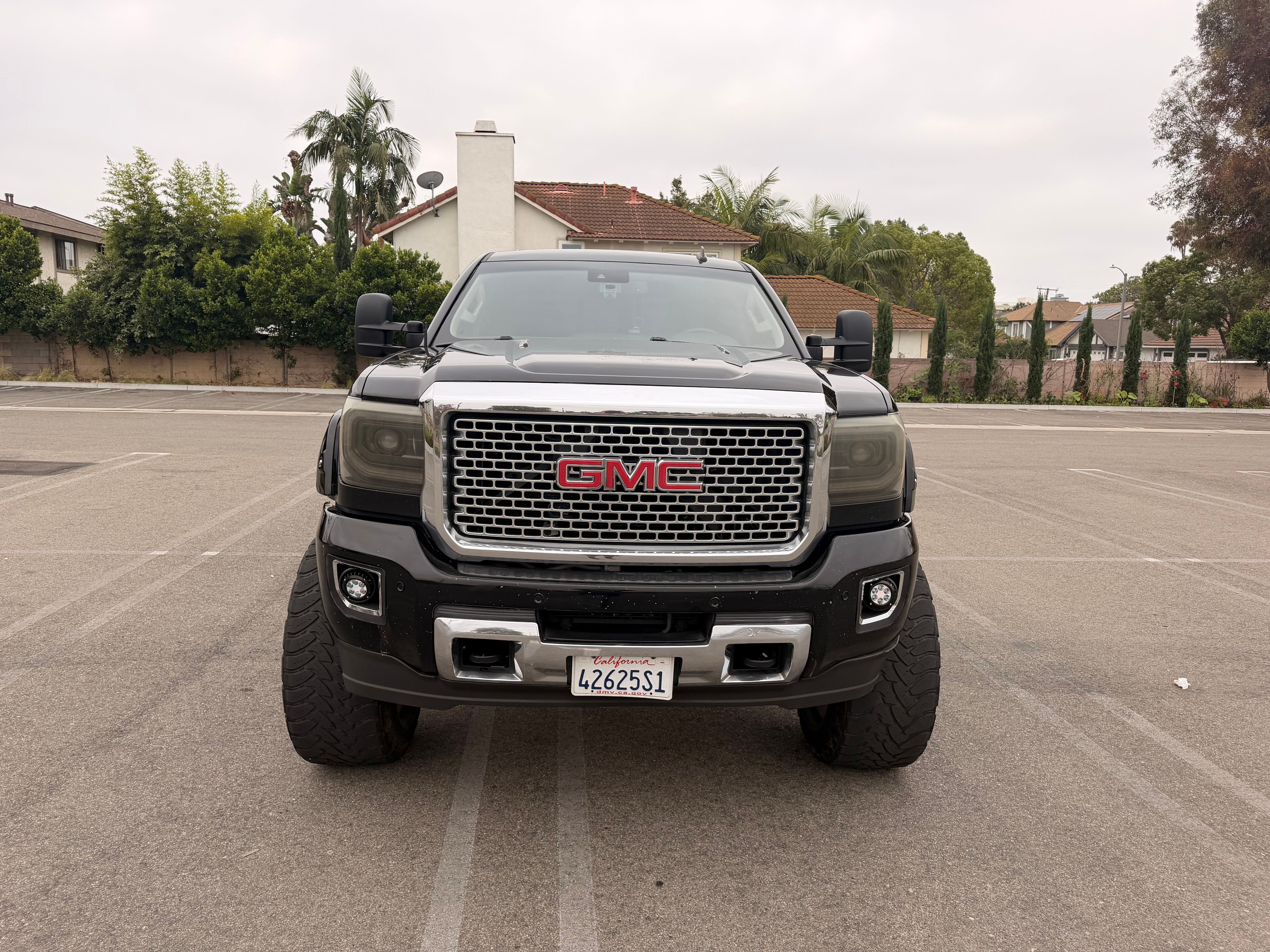 Used 2015 GMC Sierra 2500 Denali w/ Duramax Plus Package AWD/4WD image 10