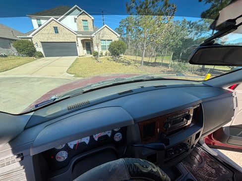 Used 2006 Dodge Ram 2500 Truck SLT image 18