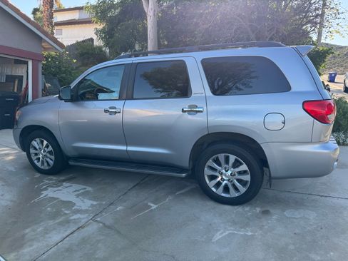 Used 2014 Toyota Sequoia Limited image 2