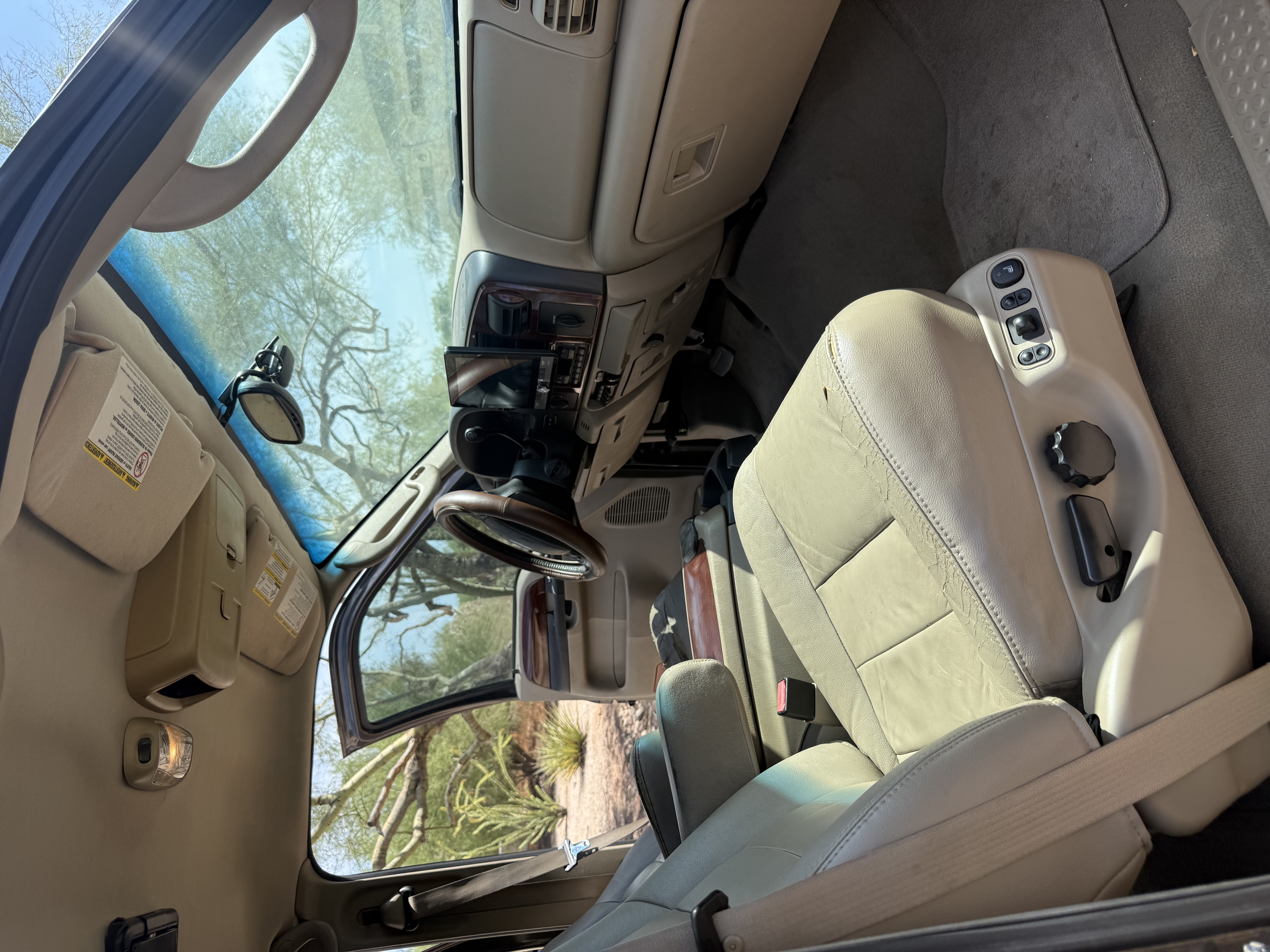 Used 2005 Ford F250 Lariat AWD/4WD image 9