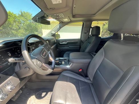 Used 2024 GMC Sierra 1500 SLT image 9