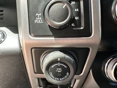 Used 2019 Ford F150 Platinum w/ Equipment Group 701A Luxury image 11