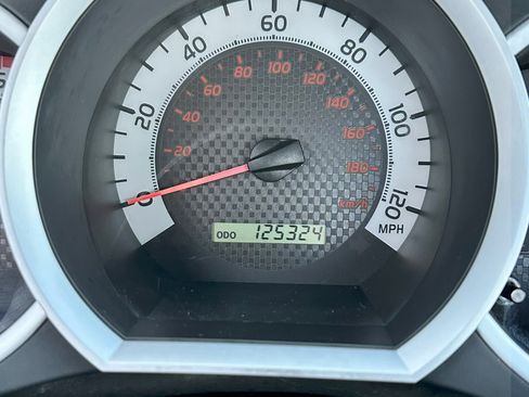 Used 2014 Toyota Tacoma Pickup 2D 6 ft image 2