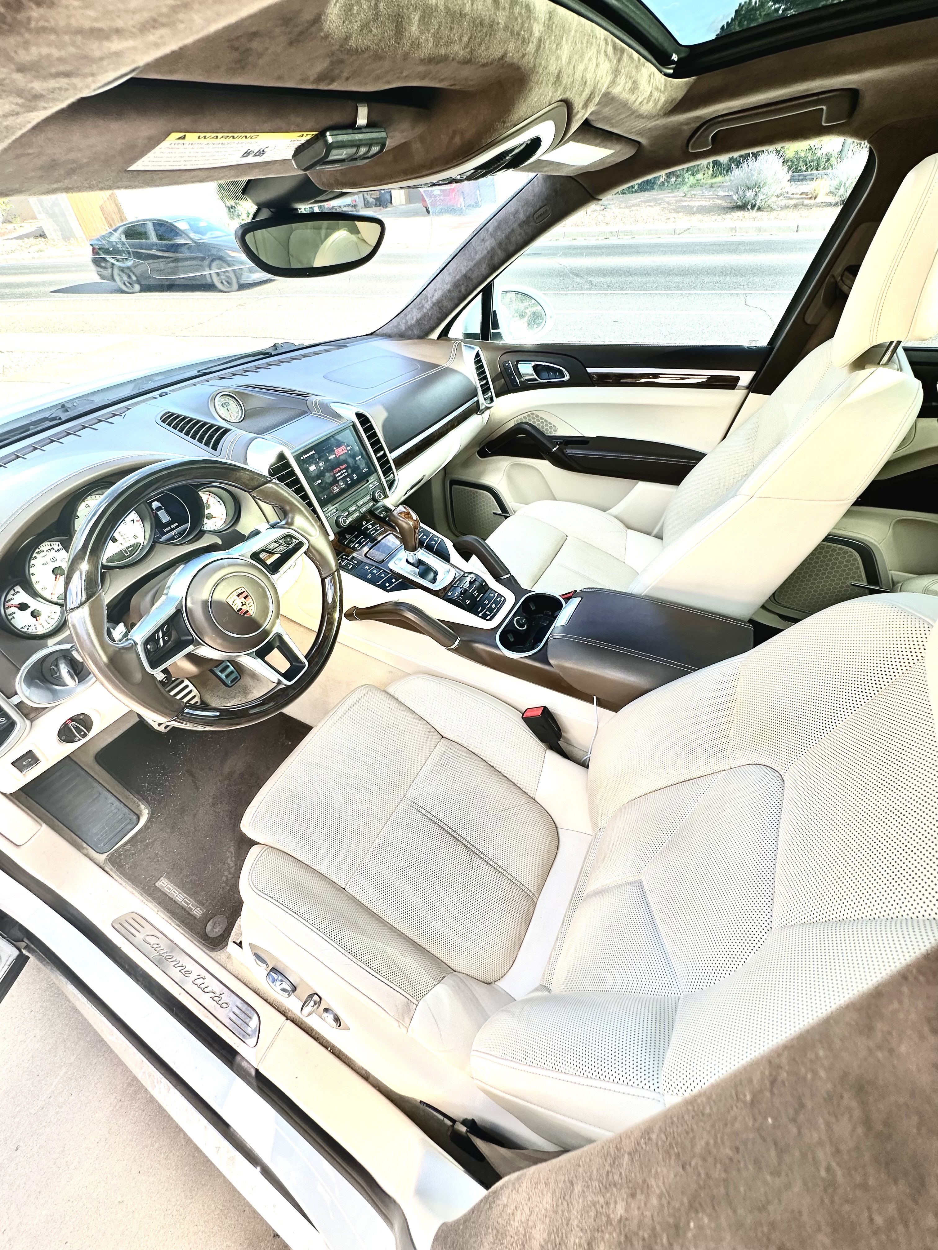 Used 2017 Porsche Cayenne AWD/4WD image 6