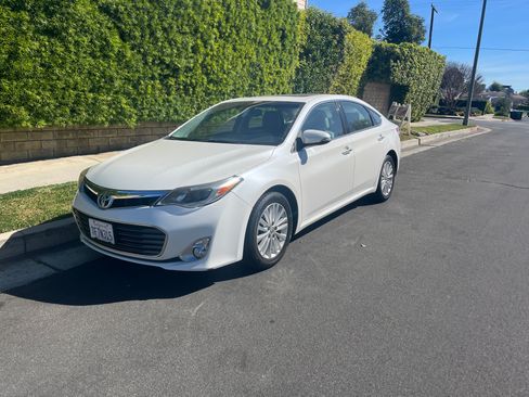Used 2014 Toyota Avalon XLE Touring image 1