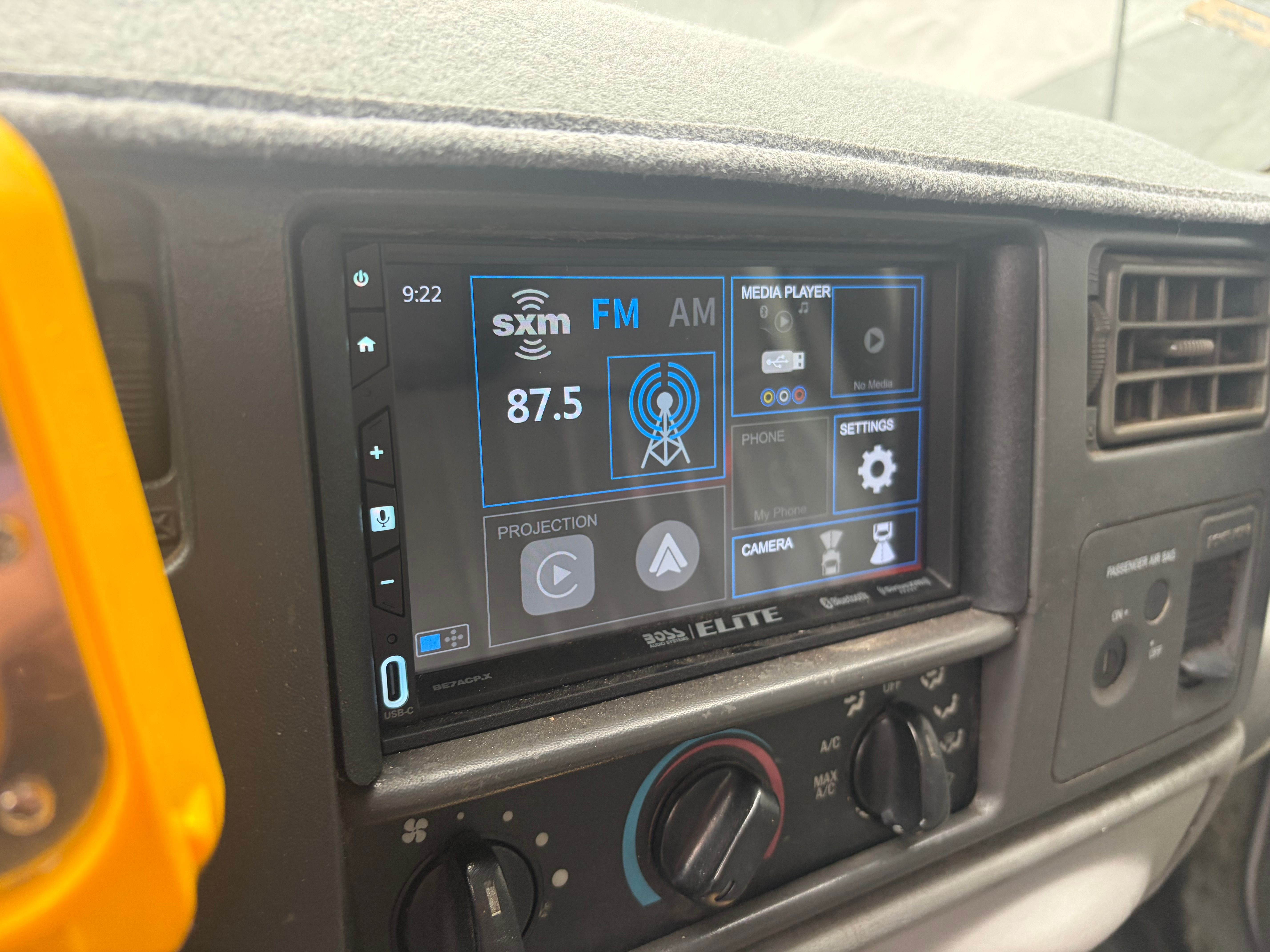 Used 2002 Ford F550 2WD Regular Cab Super Duty image 13