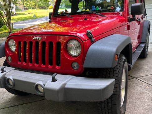 Used 2014 Jeep Wrangler Unlimited Sport w/ Quick Order Package 24S AWD/4WD image 1