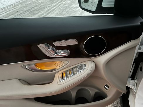 Used 2016 Mercedes-Benz GLC 300 image 5