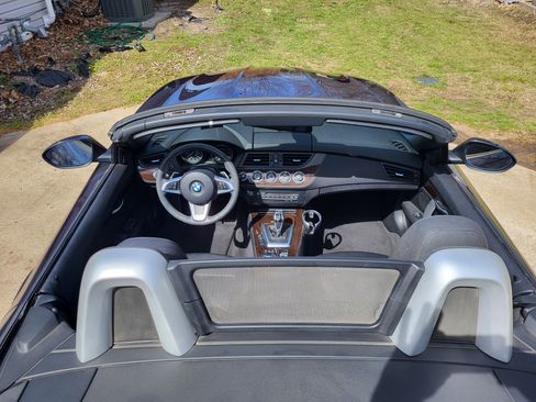 Used 2013 BMW Z4 sDrive35i image 13