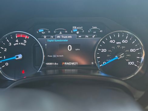 Used 2017 Ford F350 Platinum w/ FX4 Off-Road Package image 17