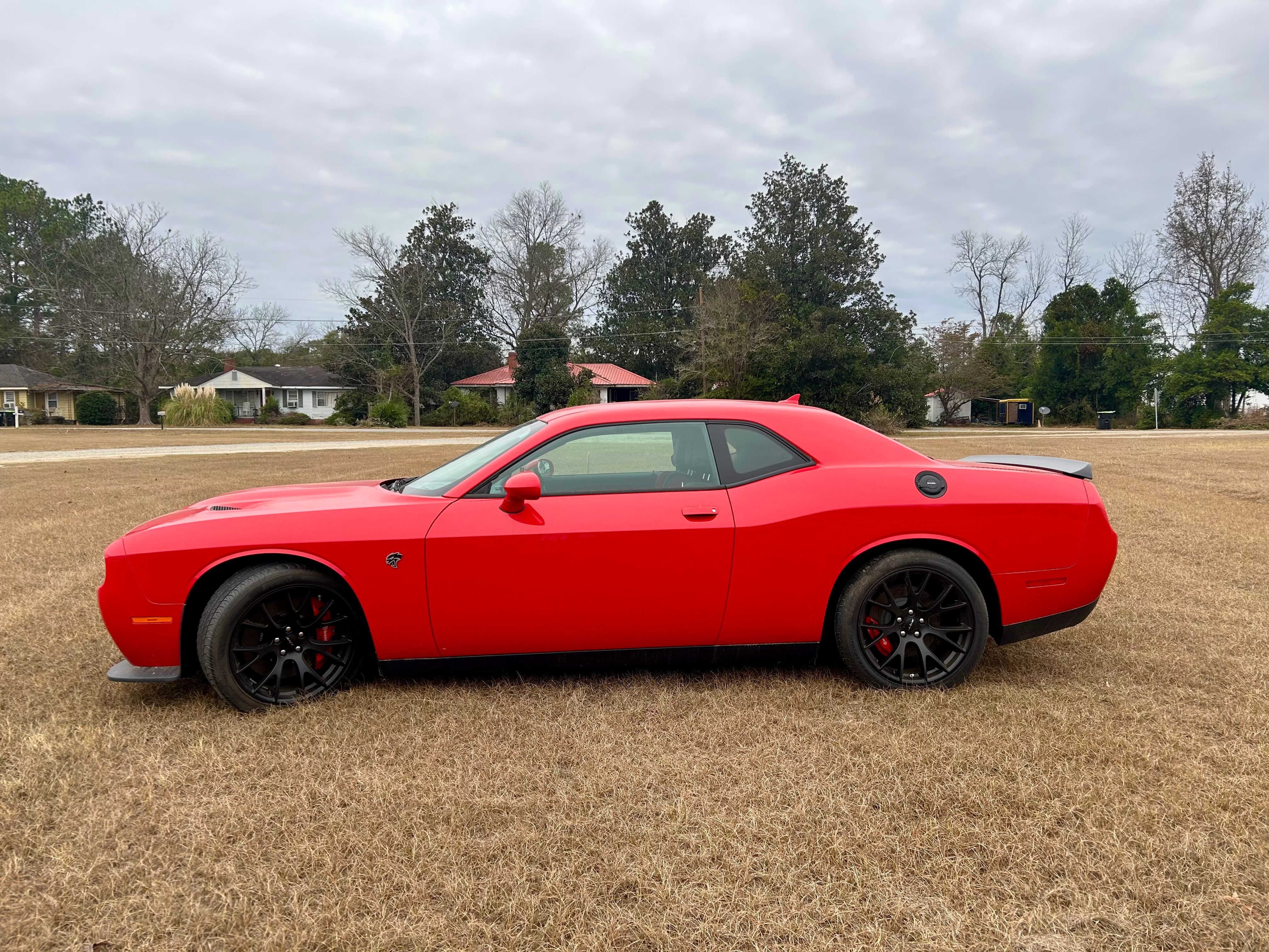 Used 2015 Dodge Challenger SRT Hellcat RWD image 2