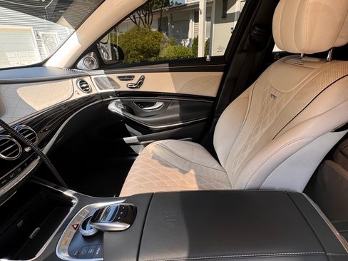Used 2016 Mercedes-Benz Maybach S 600 image 23