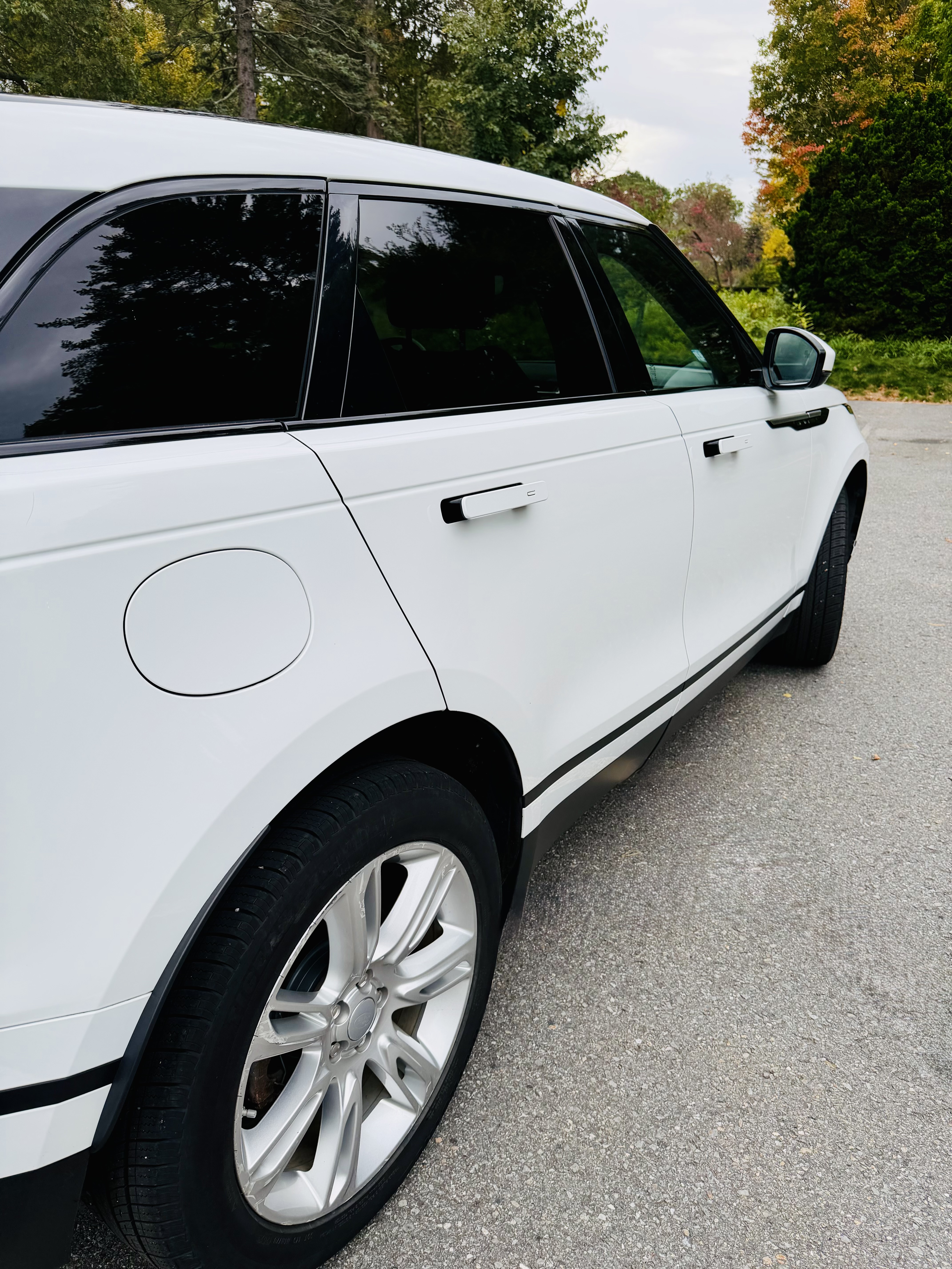 Used 2020 Land Rover Range Rover Velar S AWD/4WD image 5