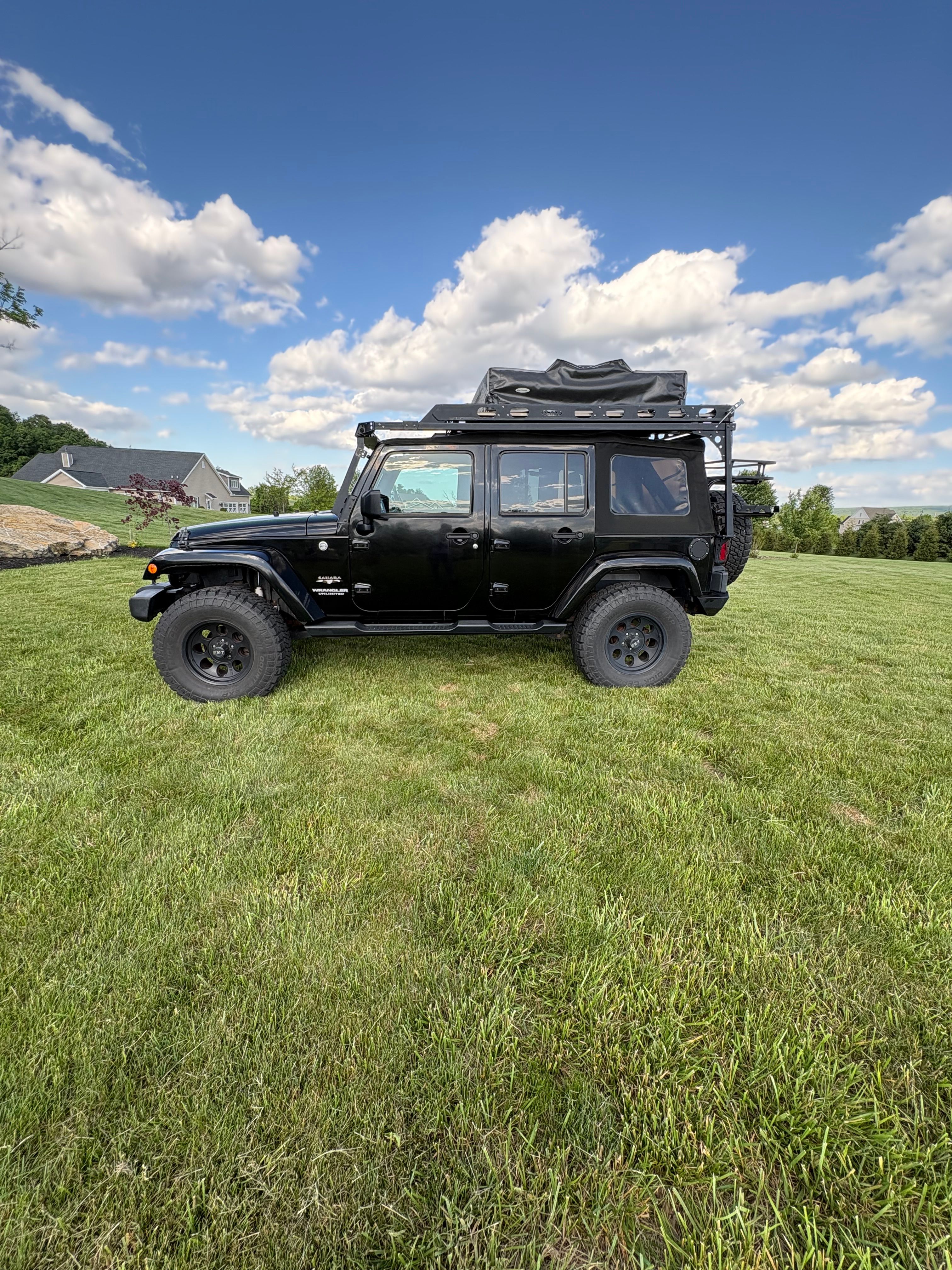 Used 2016 Jeep Wrangler Unlimited Sahara w/ Max Tow Package AWD/4WD image 2