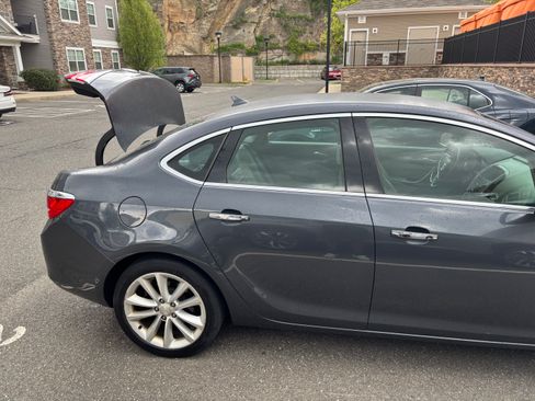 Used 2012 Buick Verano FWD image 13