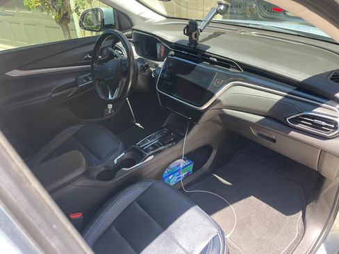 Used 2023 Chevrolet Bolt EUV LT w/ Convenience Package FWD image 18