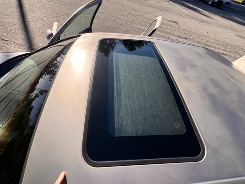 Used 2000 Nissan Maxima SE image 12