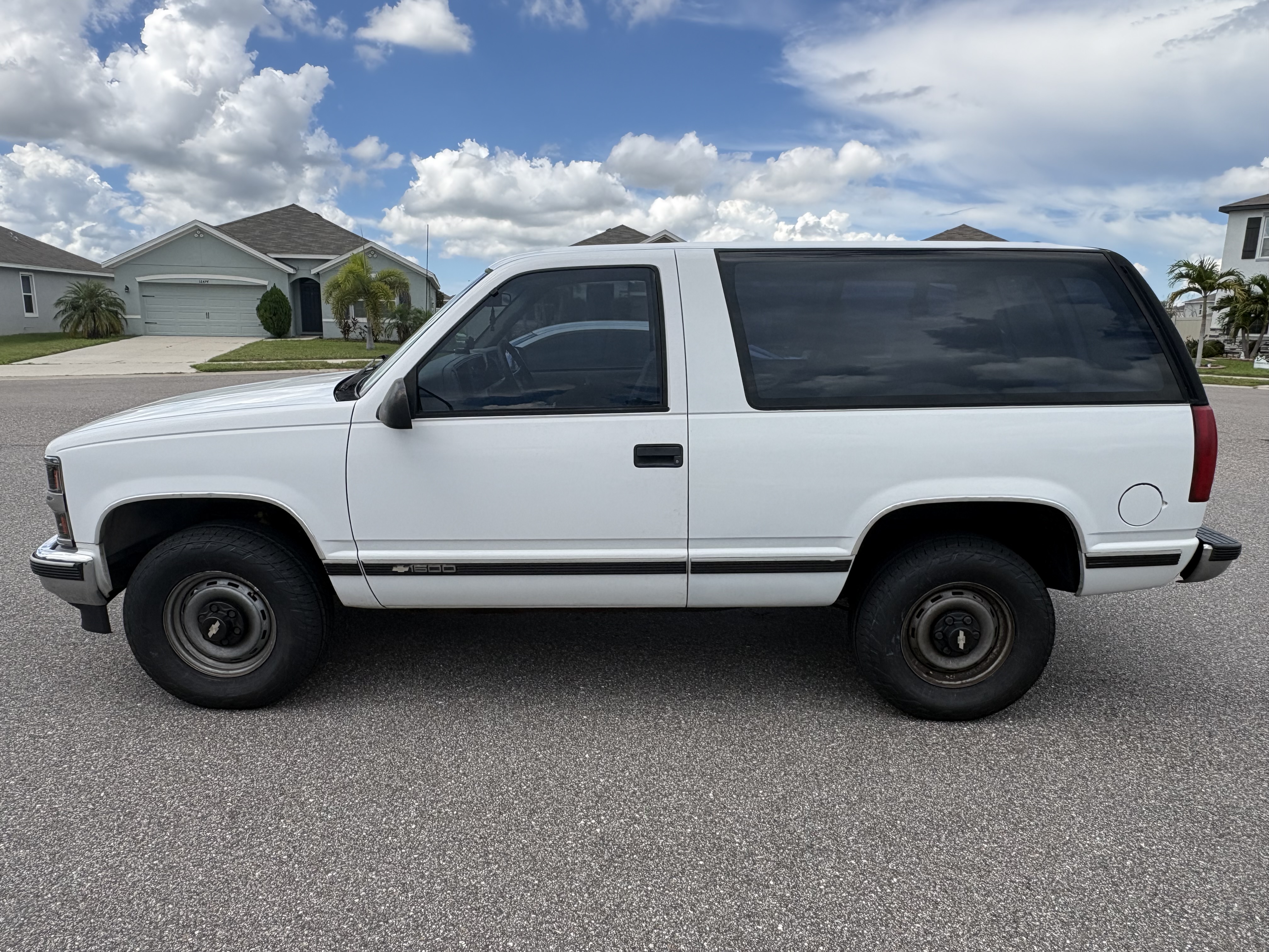 Used 1997 Chevrolet Tahoe 4WD 2-Door w/ Skid Plate Pkg image 10