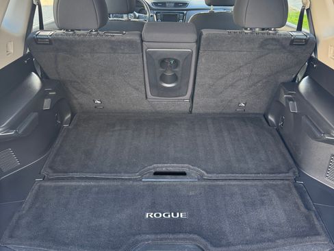 Used 2018 Nissan Rogue S AWD/4WD image 8