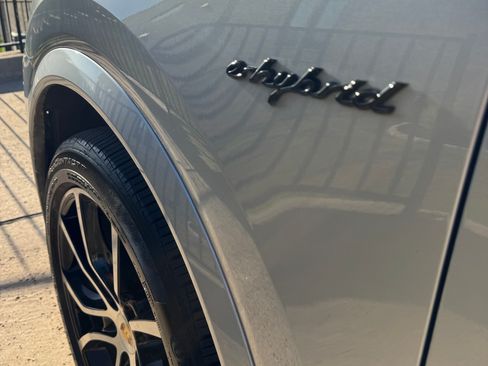 Used 2022 Porsche Cayenne E-Hybrid AWD/4WD image 11