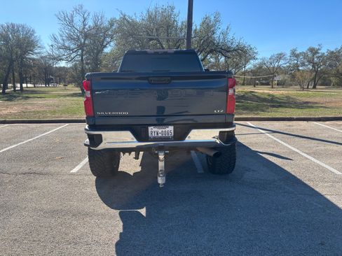 Used 2020 Chevrolet Silverado 2500 LTZ w/ LTZ Texas Edition image 8