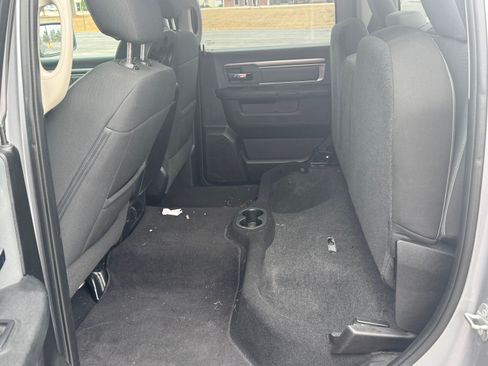 Used 2021 RAM 1500 Classic SLT image 12