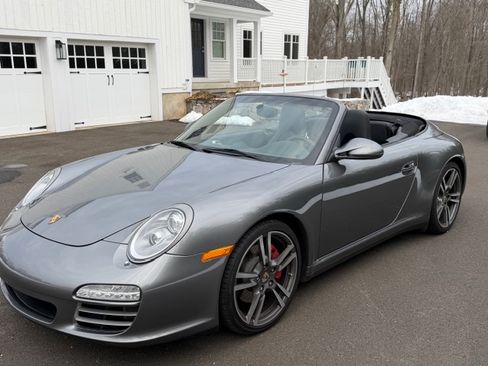 Used 2011 Porsche 911 Carrera 4S image 4