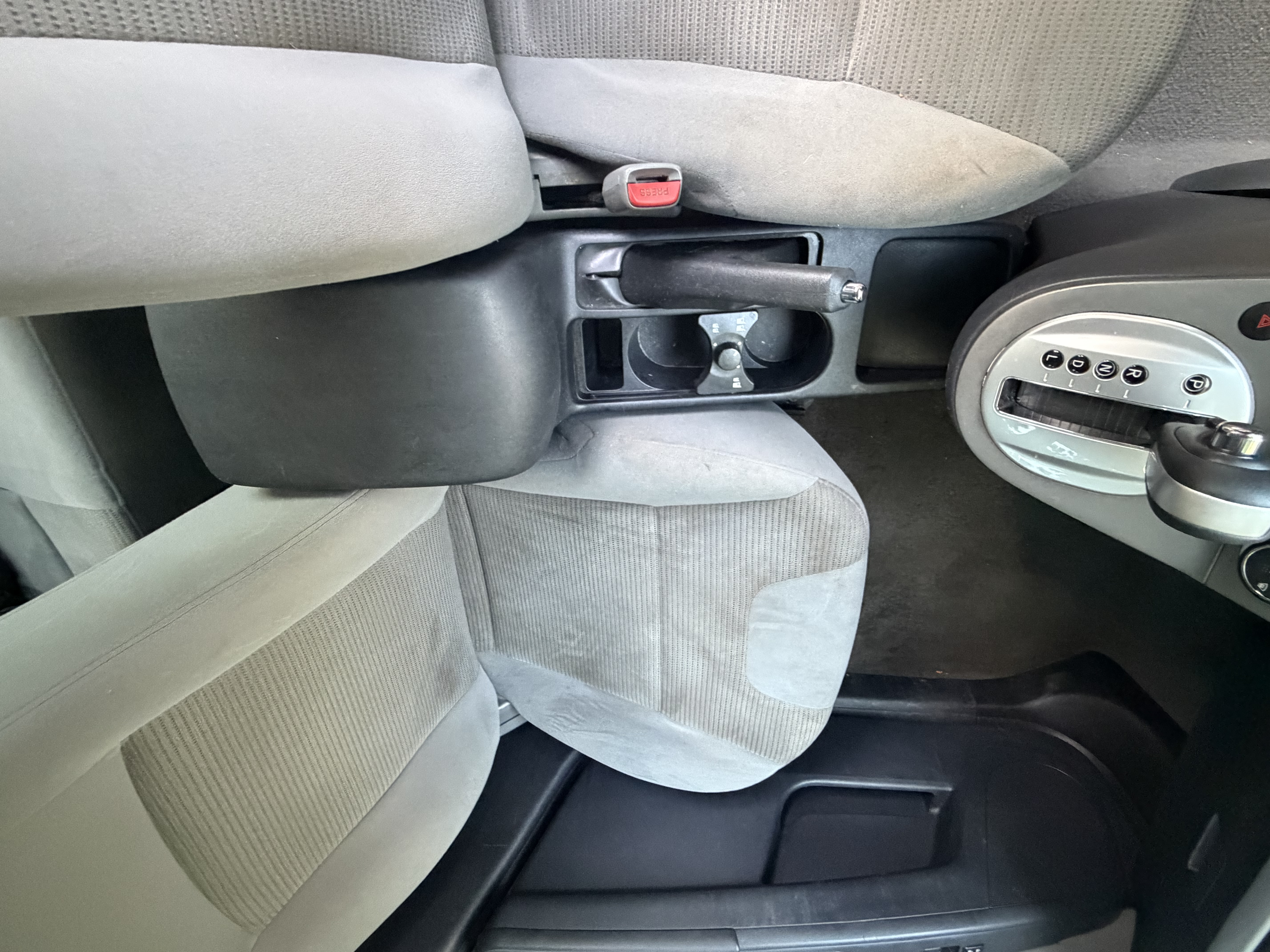 Used 2010 Nissan Sentra 2.0 SR w/ Convenience Pkg FWD image 16