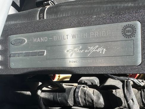 Used 2019 Ford Mustang Shelby GT350 w/ Technology Package RWD image 4