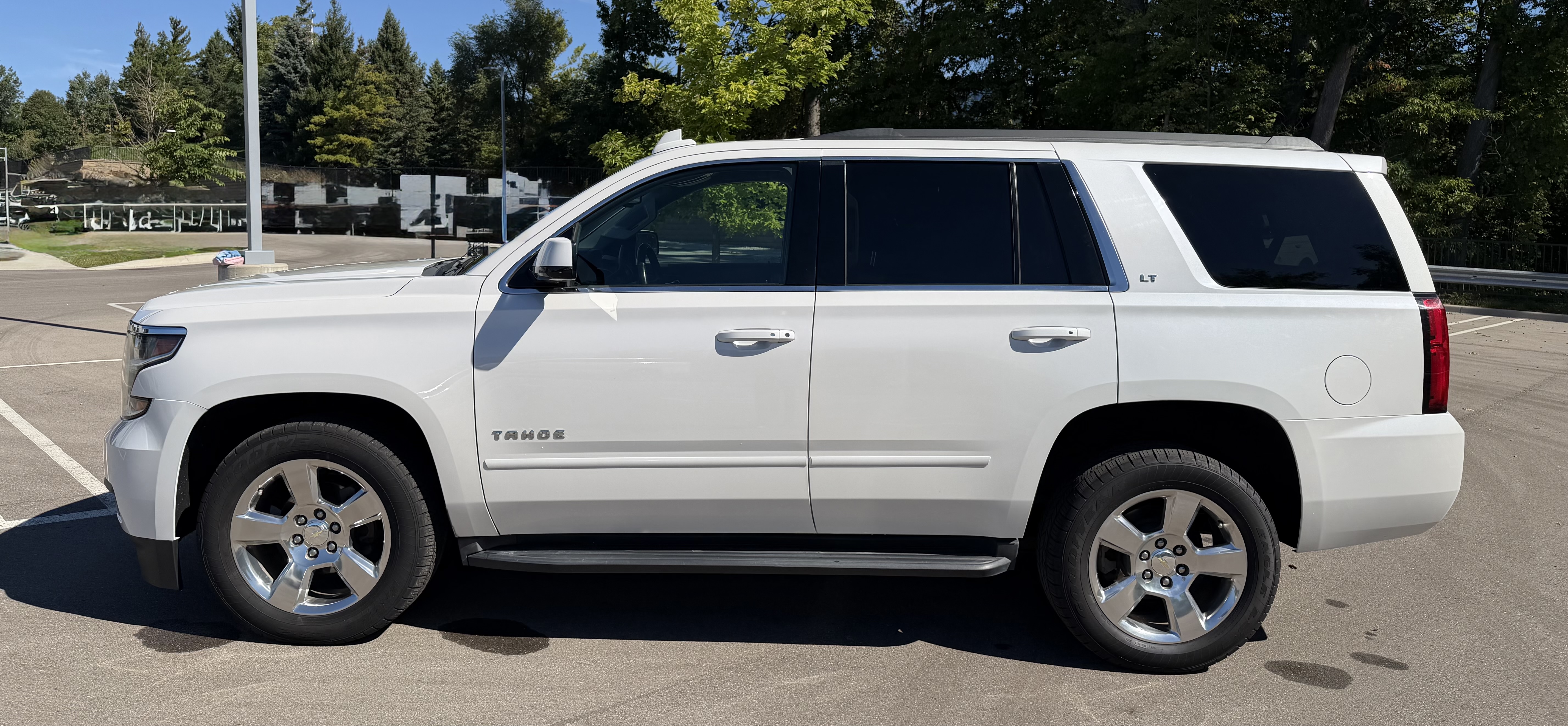 Used 2016 Chevrolet Tahoe LT w/ Luxury Package AWD/4WD image 1