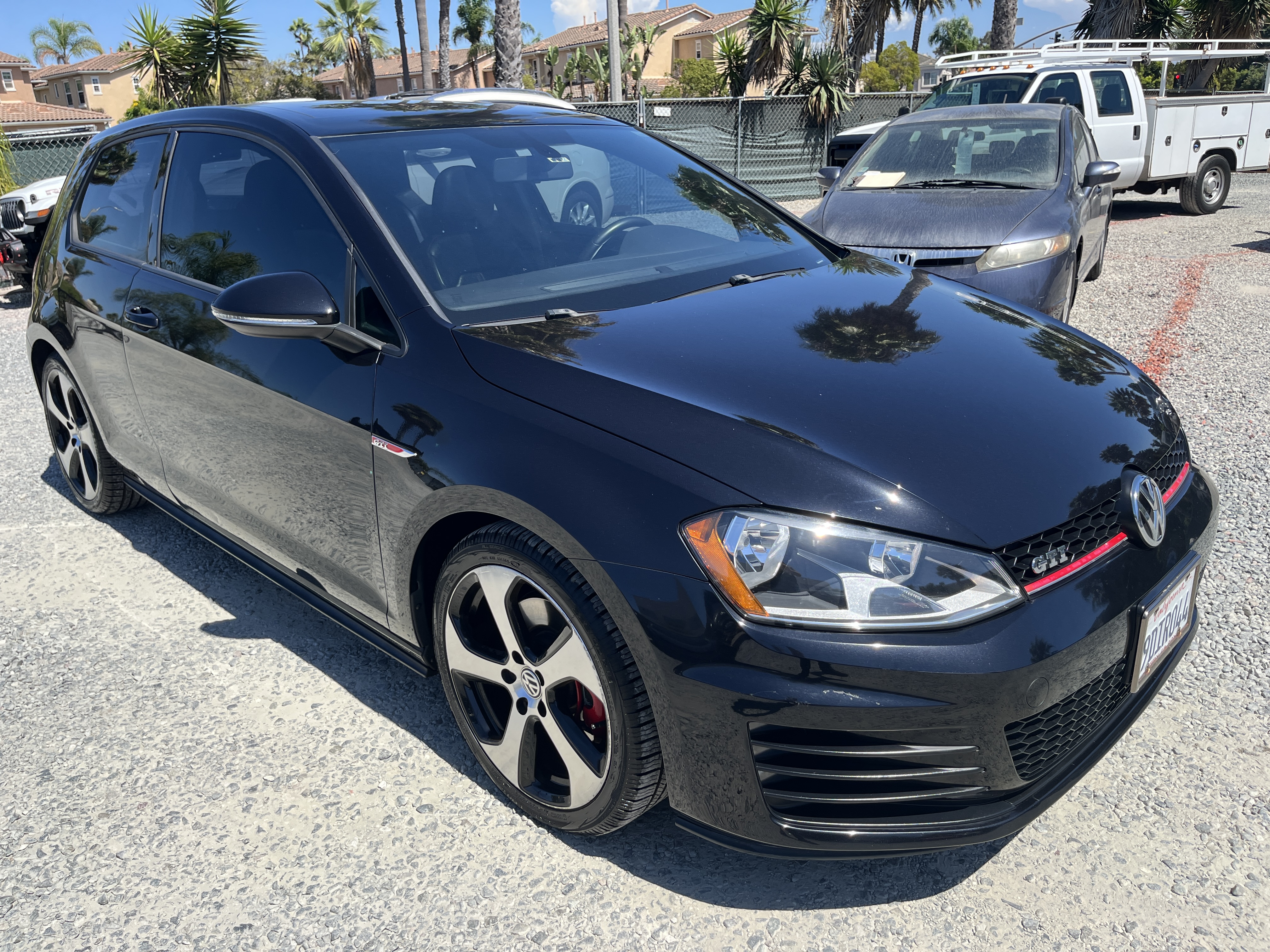 Used 2015 Volkswagen GTI SE FWD image 1