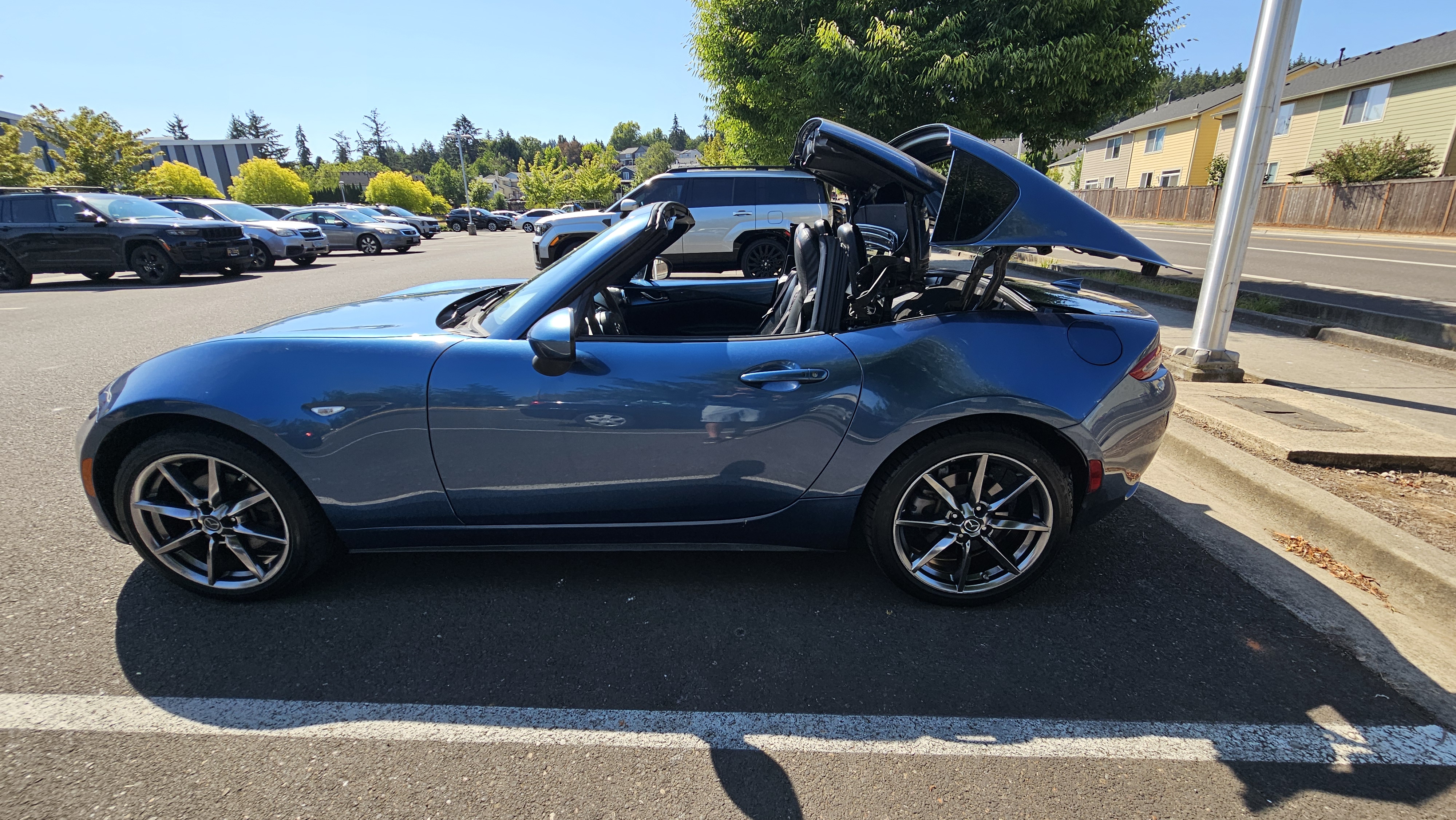 Used 2018 MAZDA MX-5 Miata RF Grand Touring RWD image 10