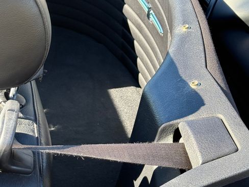 Used 2005 Ford Thunderbird Deluxe image 11