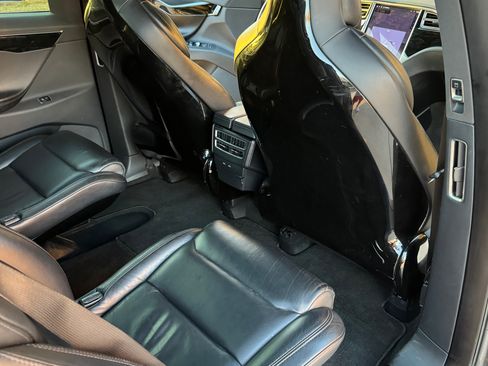 Used 2016 Tesla Model X 90D image 10