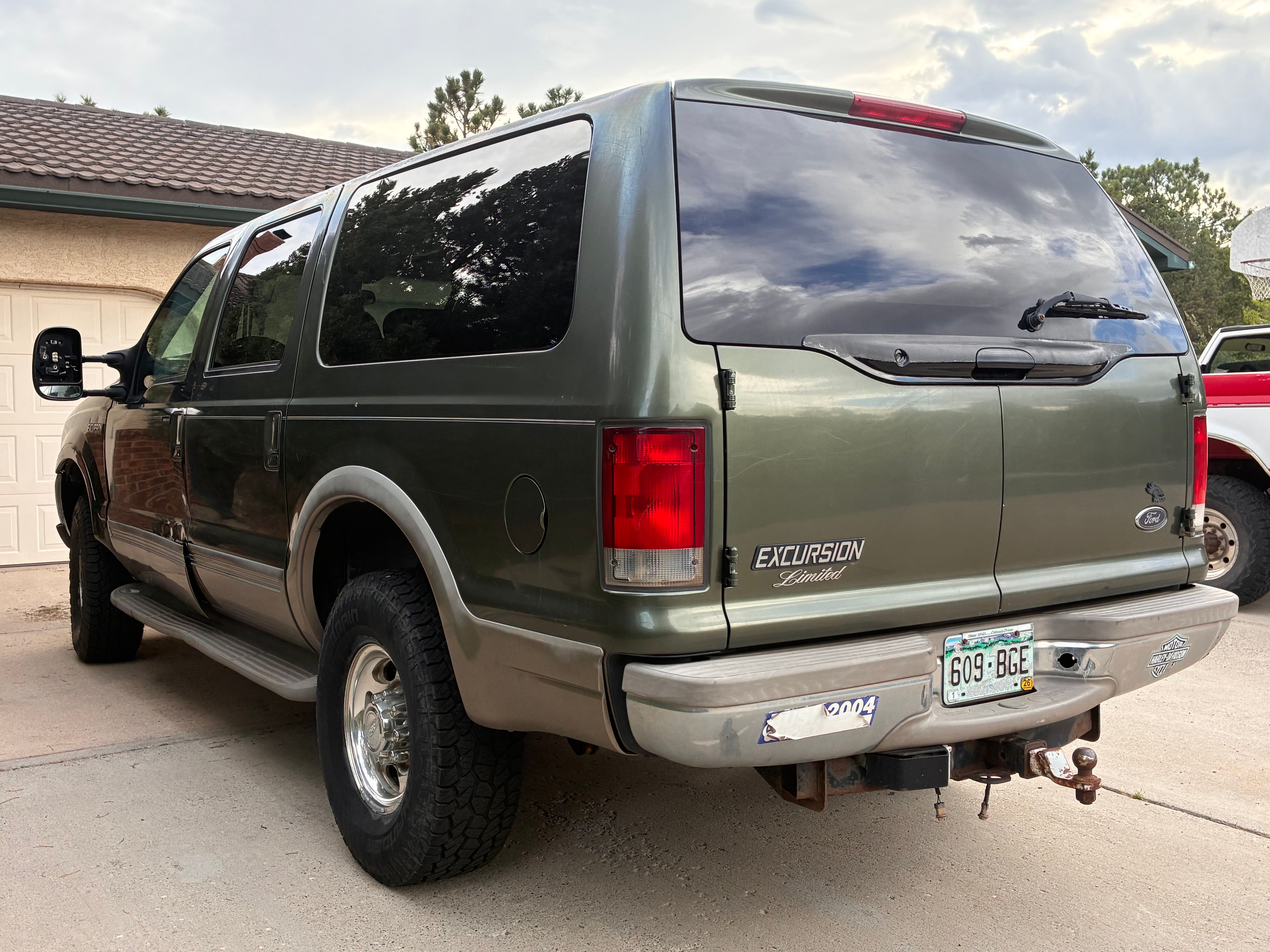 Used 2000 Ford Excursion Limited AWD/4WD image 2