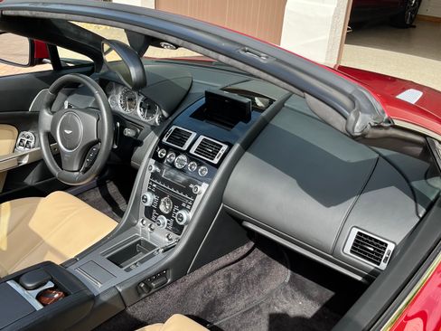 Used 2015 Aston Martin V8 Vantage Roadster RWD image 32