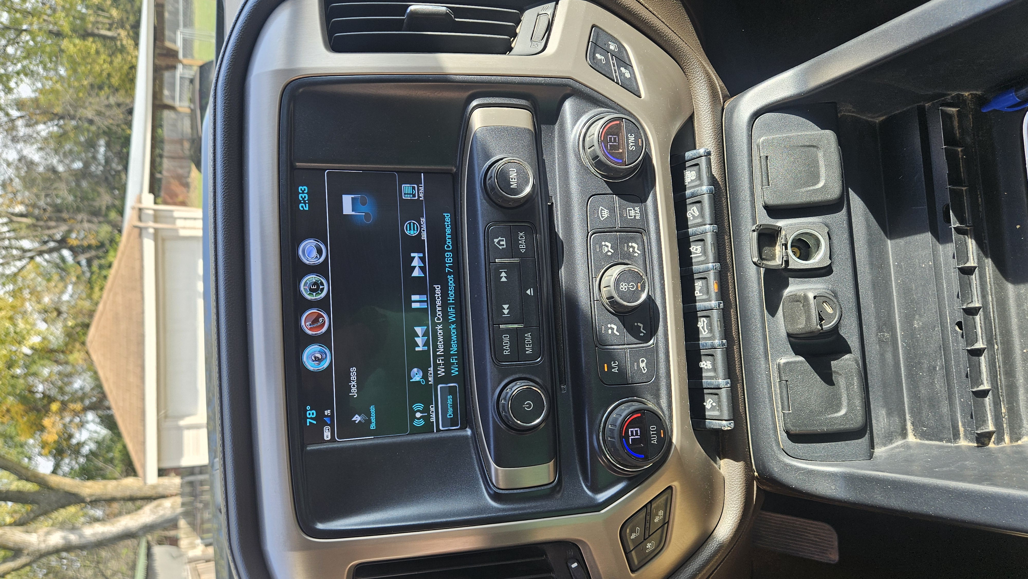 Used 2017 GMC Sierra 2500 Denali w/ Duramax Plus Package AWD/4WD image 9