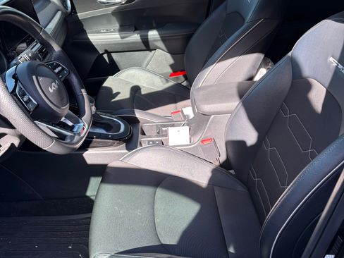 Used 2024 Kia Forte GT-Line w/ GT-Line Premium Package FWD image 8