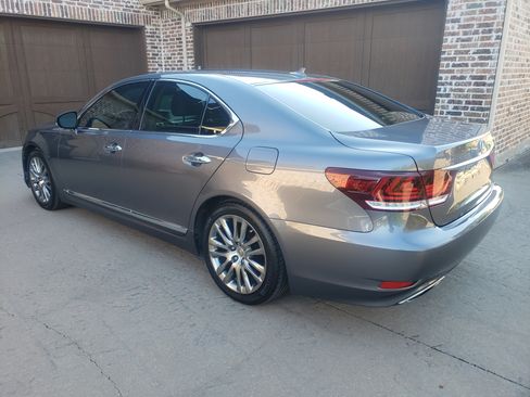 Used 2013 Lexus LS 460 image 2